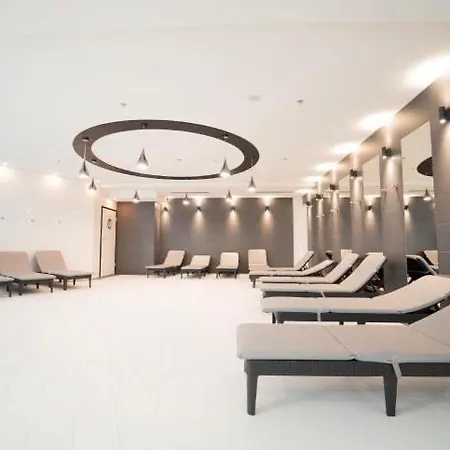 アパート Hanza Tower Gold 20 & Jacussi & Pool & Sauna